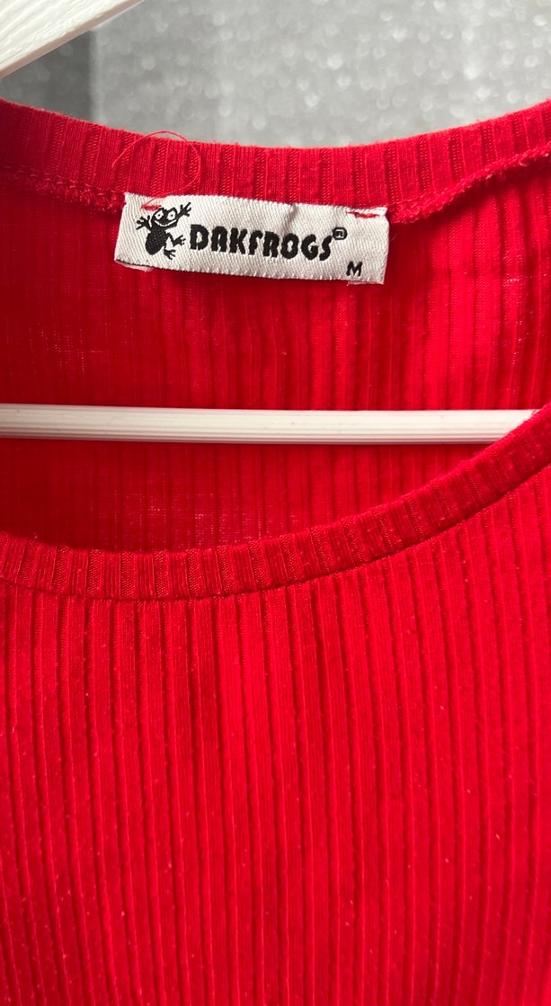 Kırmızı tişört - Görsel 2