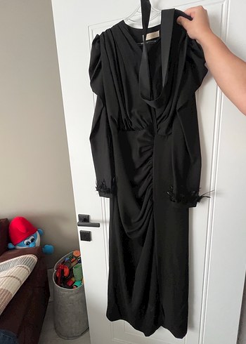 44 Beden Kolları otriş detaylı uzun kadın elbise