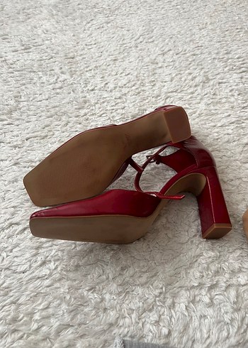 Zara Kırmızı Parlak Kadın Topuklu Ayakkabı - Görsel 3