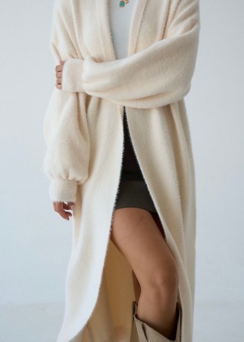 Uzun Kollu Beyaz Rahat Hırka - Görsel 4