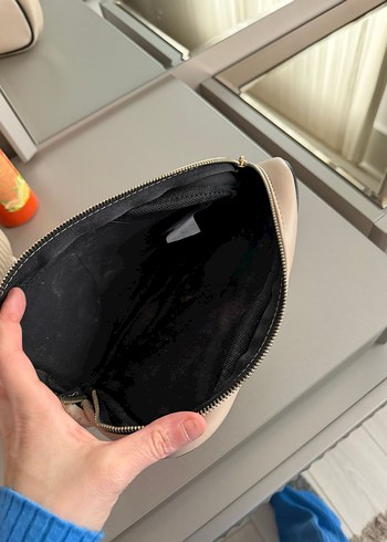 Beyaz Parlak Baskılı Deri Makyaj Çantası - Görsel 2