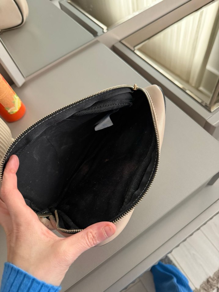 Beyaz Parlak Baskılı Deri Makyaj Çantası - Görsel 2