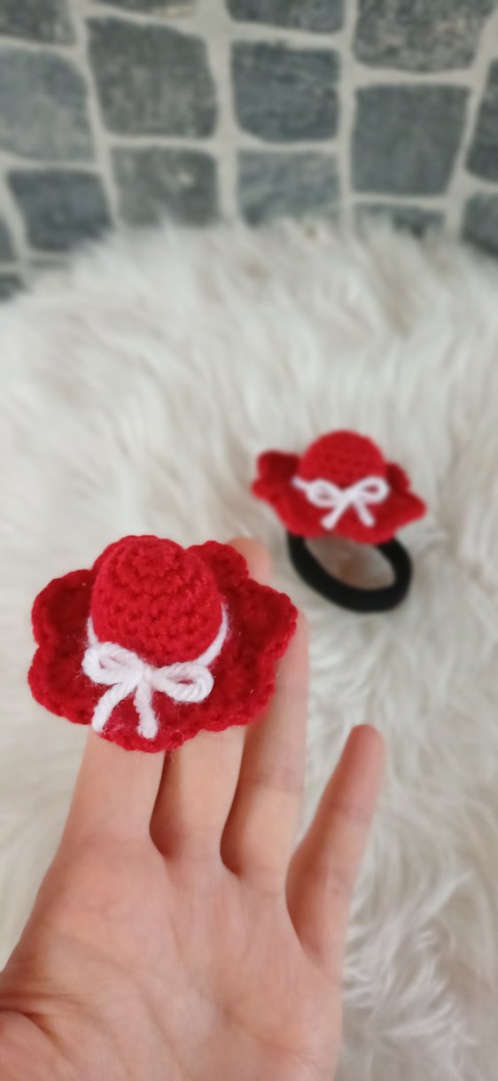 Şapkalı Lastik Toka taraftar tokası - Görsel 4