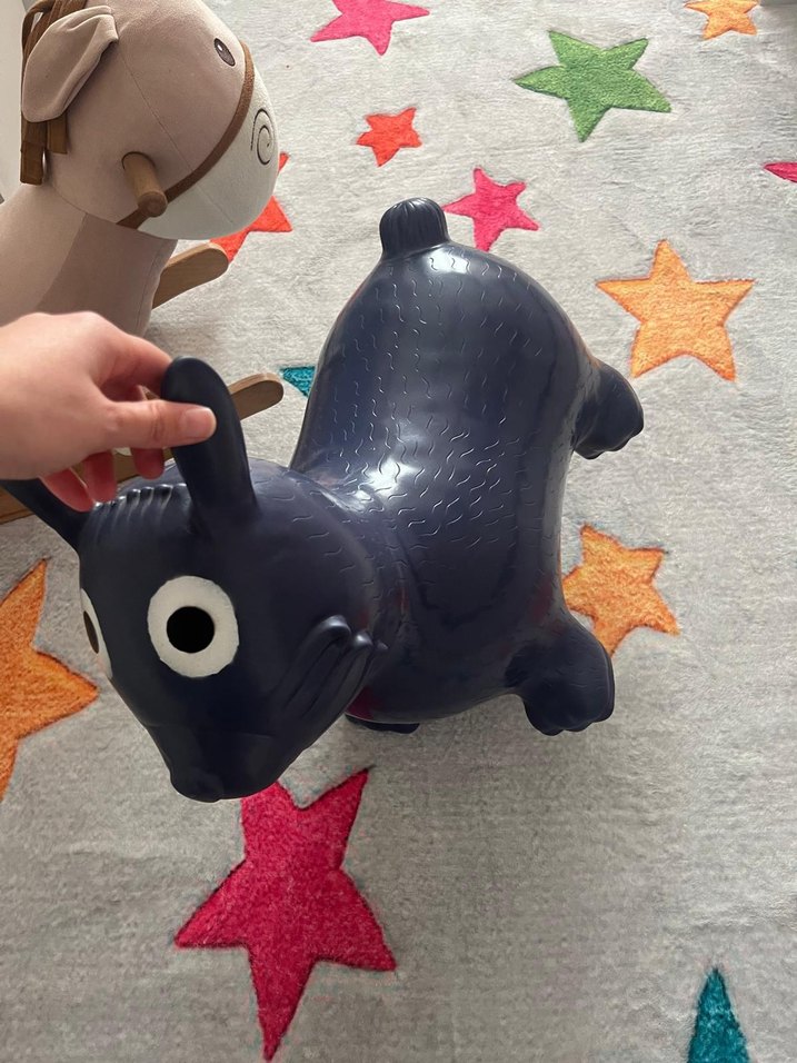 Siyah Şişme Tavşan Oyuncak - Görsel 2