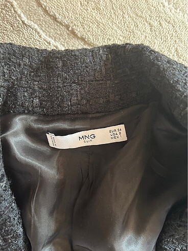 34 Beden Mango Tüvit Siyah Blazer