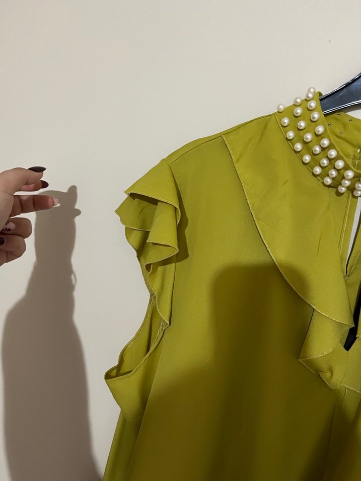 İnci Detaylı Fırfırlı Kolsuz Yeşil Bluz - Görsel 3
