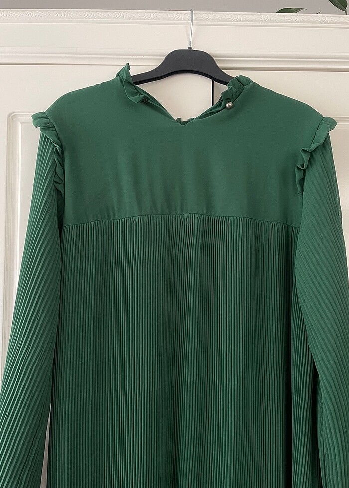 Yeşil Elbise - Görsel 3