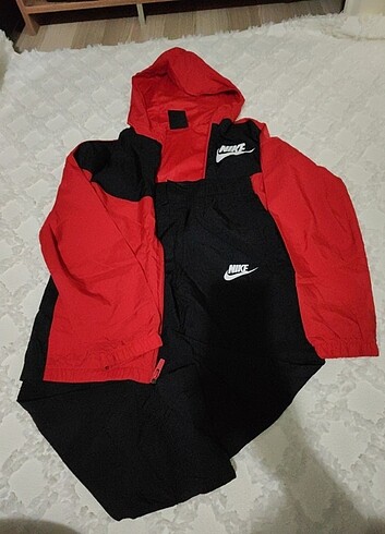 11-12 Yaş Beden Nike erkek çocuk eşofman takımı 