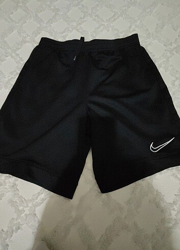 Nike erkek çocuk şort
