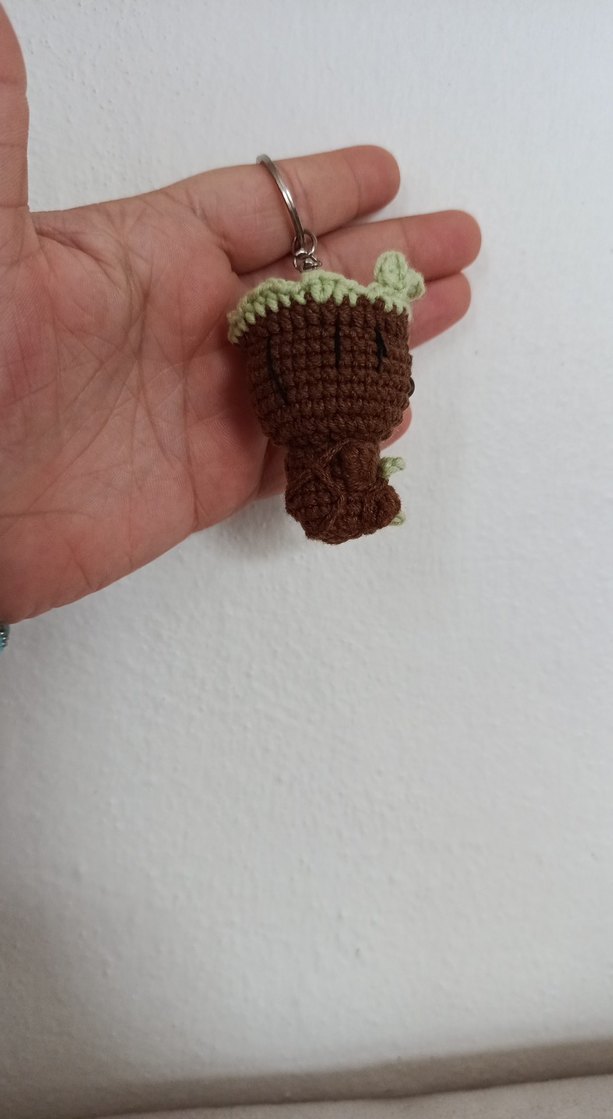 Kahverengi Örgü Anahtarlık (Groot) - Görsel 2