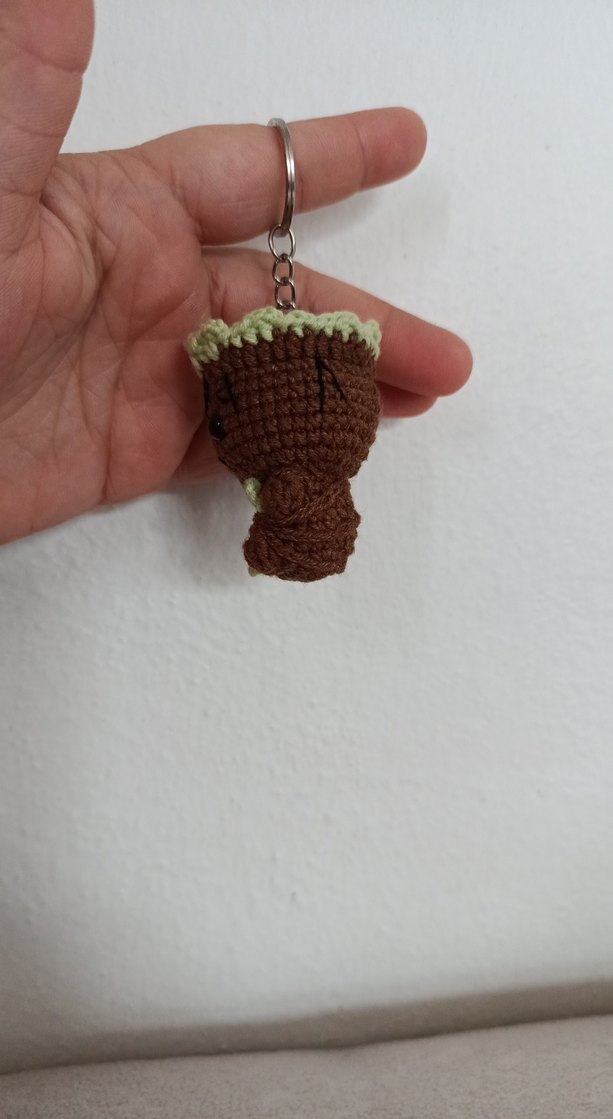 Kahverengi Örgü Anahtarlık (Groot) - Görsel 3