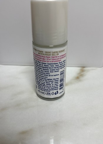 Yves Rocher Rexona vitamin bright sakura radiance roll on