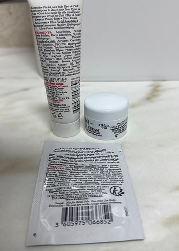 Kiehl's Ultra Facial Yüz Temizleyici ve krem set - Görsel 2