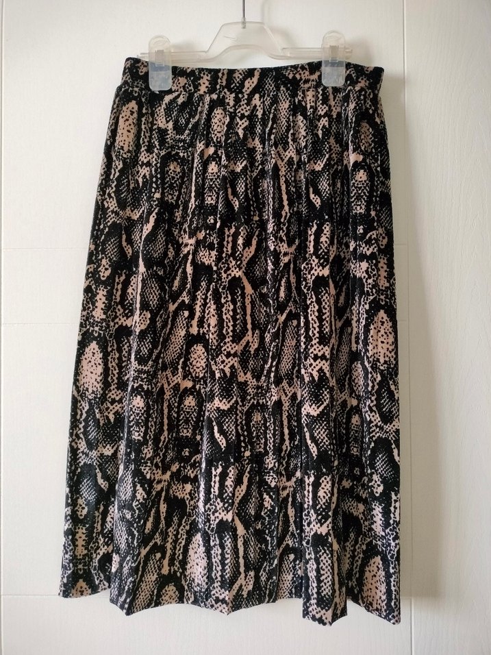 Yılan Desenli Uzun Pilili Kadın Etek - Görsel 2