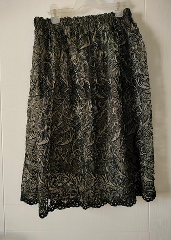 Siyah Dantel İşlemeli Midi boy Kadın Etek - Görsel 2