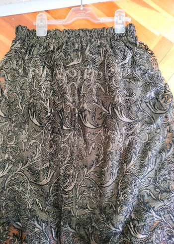 Siyah Dantel İşlemeli Midi boy Kadın Etek - Görsel 5