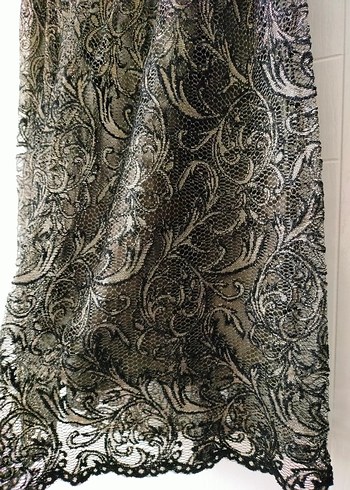 Siyah Dantel İşlemeli Midi boy Kadın Etek - Görsel 4