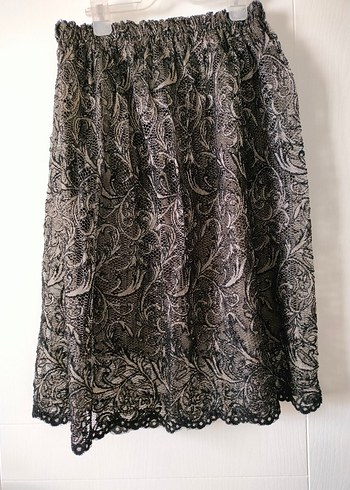 Siyah Dantel İşlemeli Midi boy Kadın Etek - Görsel 3