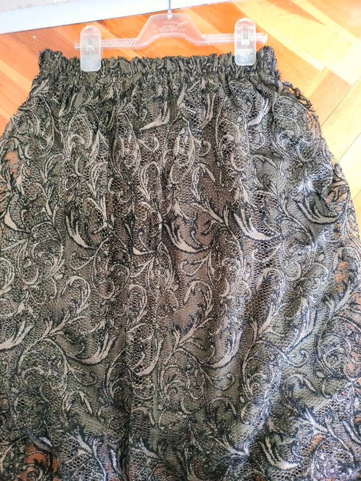 Siyah Dantel İşlemeli Midi boy Kadın Etek - Görsel 5