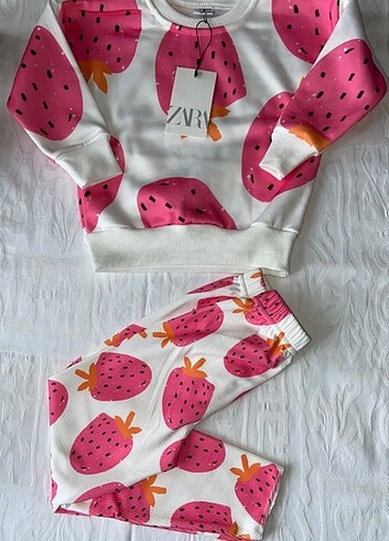Zara ÇİLEK DESENLİ TAYTLI ÇOCUK TAKIM 