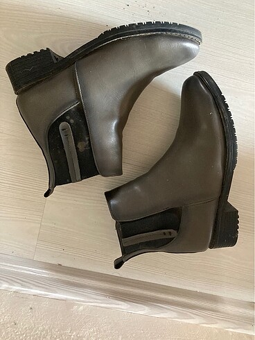 Zara Gri chelsea bot