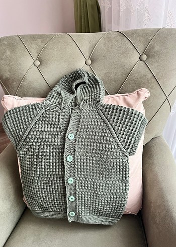 Erkek Çocuk Kapüşonlu Örgü Hırka - Görsel 3