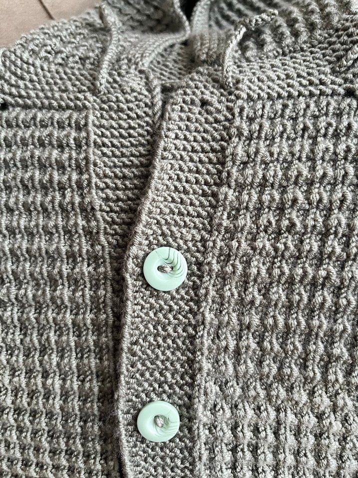 Erkek Çocuk Kapüşonlu Örgü Hırka - Görsel 2