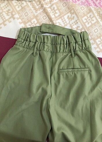 26 Beden yeşil Renk Pantolon