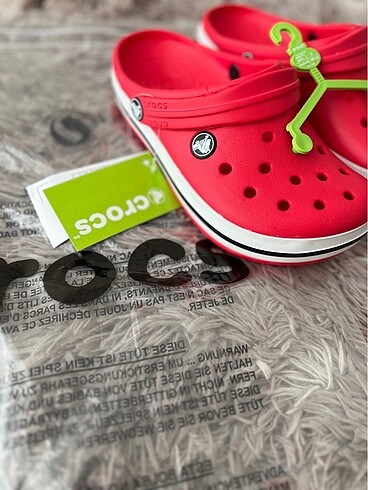 Diğer Kırmızı askılı etiketli poşetli crocs