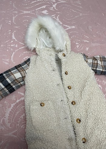 Beyaz Peluş Detaylı Kız montu - Görsel 3
