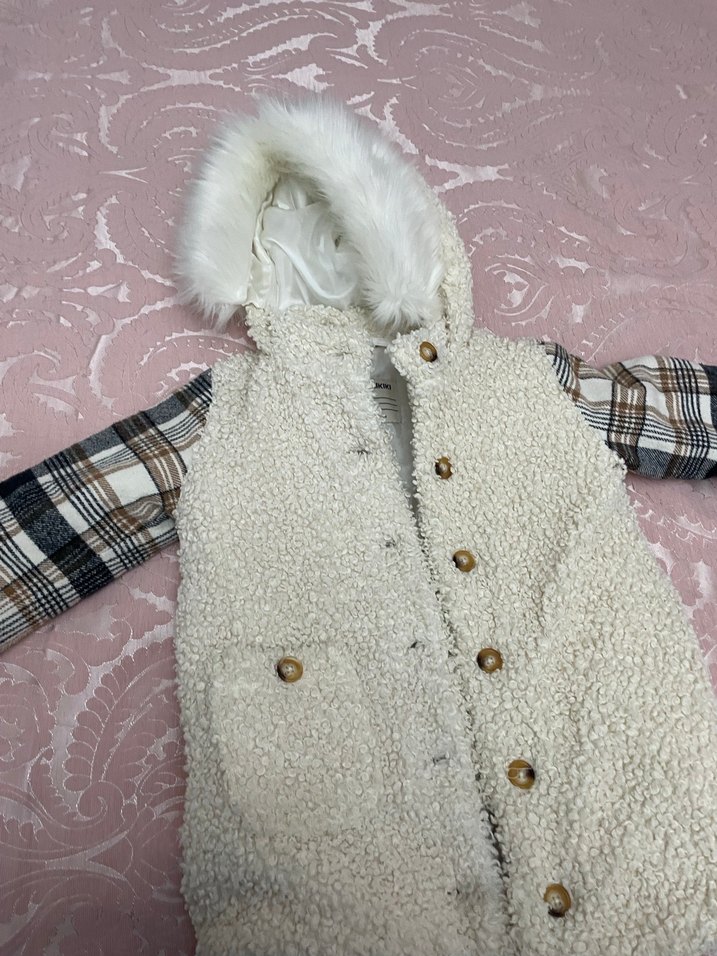 Beyaz Peluş Detaylı Kız montu - Görsel 3