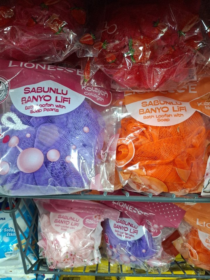 Lionesse Çilek Kokulu Sabunlu Banyo Lifi - Görsel 3