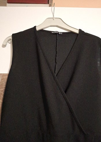 Siyah Drapeli V Yakalı Mini Kadın tulum - Görsel 5