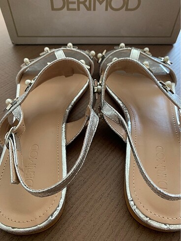 Derimod Metalik Gümüş Yıldız Taşlı Sandalet - Görsel 5