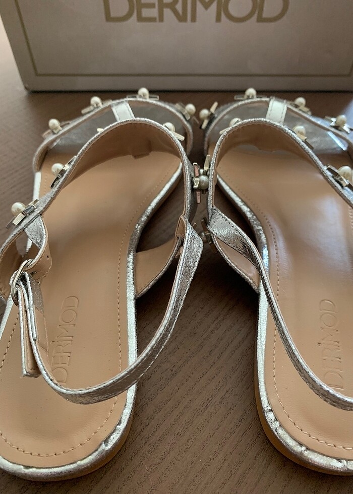 Derimod Metalik Gümüş Yıldız Taşlı Sandalet - Görsel 5