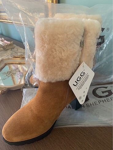UGG Australian Shepherd Topuklu Bot