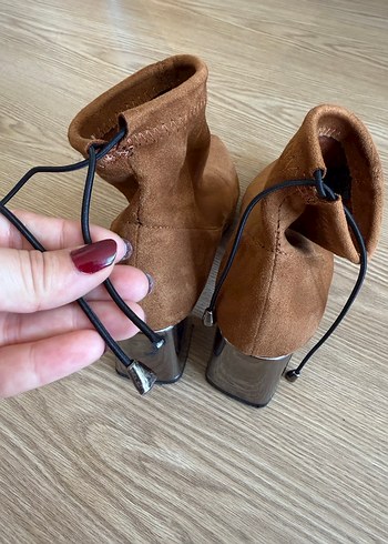 Bej Süet Stiletto Topuklu Kadın Bot - Görsel 5