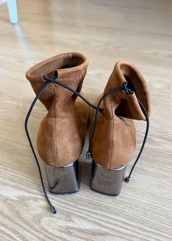 Bej Süet Stiletto Topuklu Kadın Bot - Görsel 4