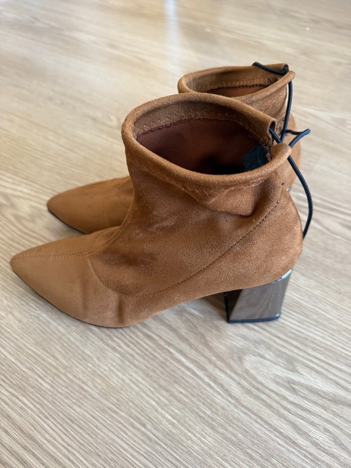 Bej Süet Stiletto Topuklu Kadın Bot - Görsel 3