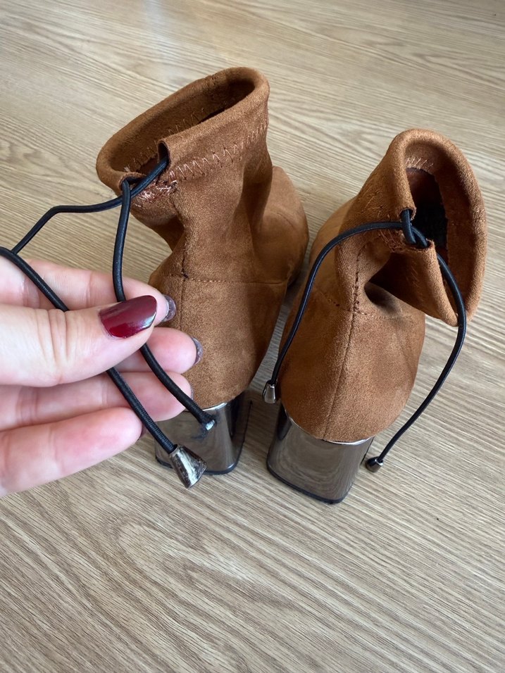 Bej Süet Stiletto Topuklu Kadın Bot - Görsel 5