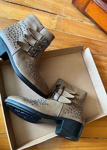 Bohem Tarz Kadın Bot - Görsel 3