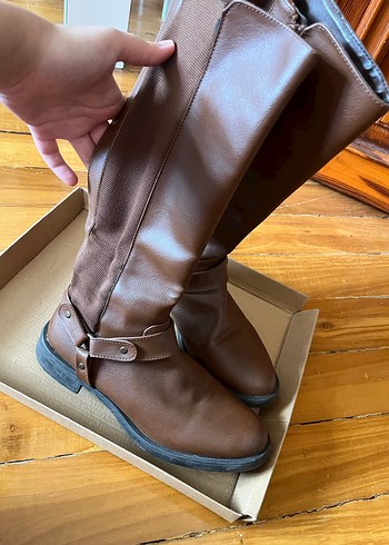 Kahverengi Deri Tokalı Kadın Çizme - Görsel 3