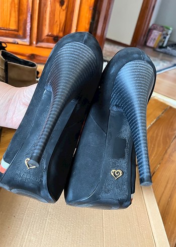 Siyah Baskılı Modern Klasik Topuklu Ayakkabı - Görsel 3