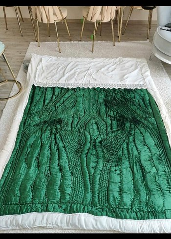 Parlak Yeşil Nakışlı yorgan - Görsel 2