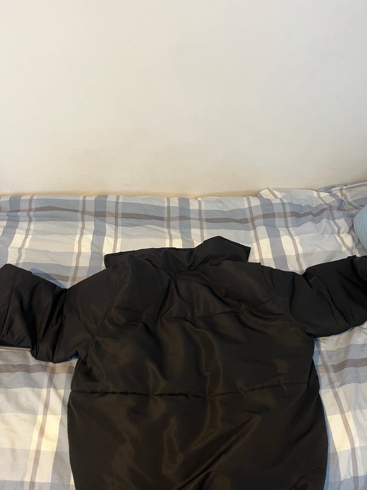 Pull&Bear Siyah Şişme Mont — görsel 2/2