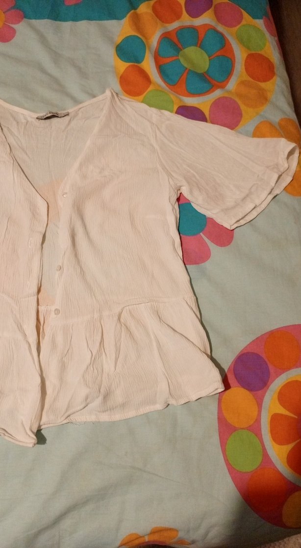 Beyaz V Yaka Düğmeli  Bluz - Görsel 2