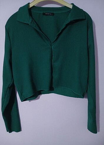 Trendyol düğmeli crop koyu yeşil