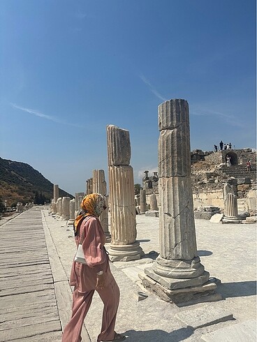 l Beden Bir defa giyildi yeni ürün alt üst takım