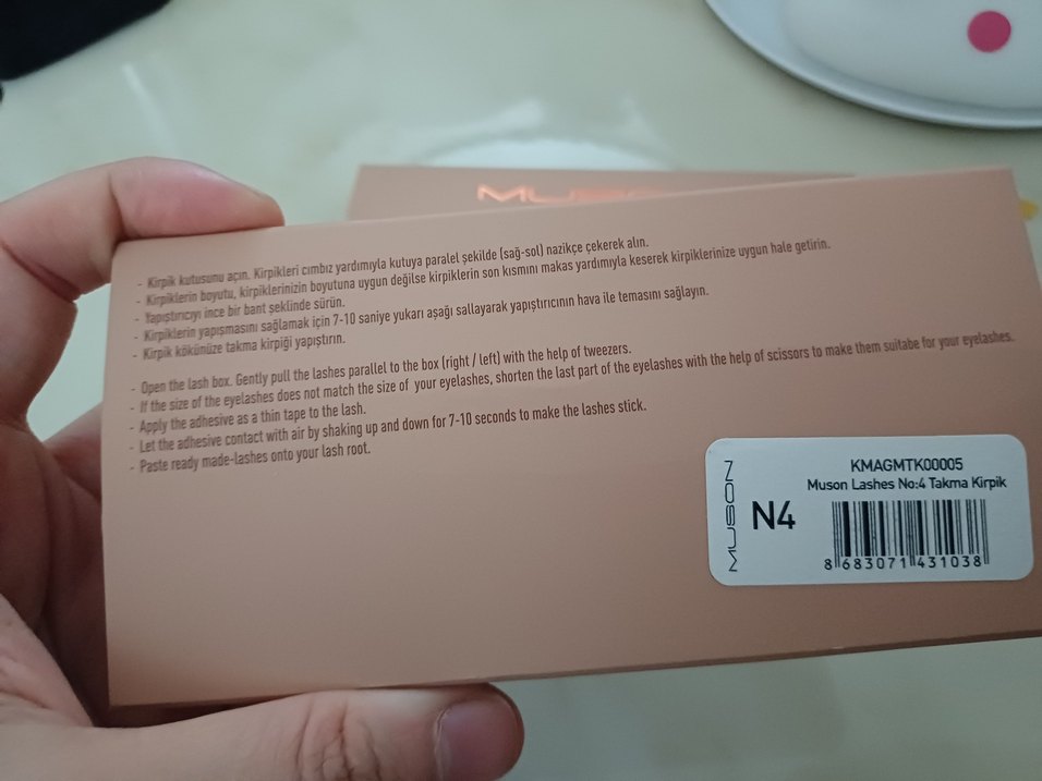 Bej Kutuda Gri Takma Kirpik - Görsel 4