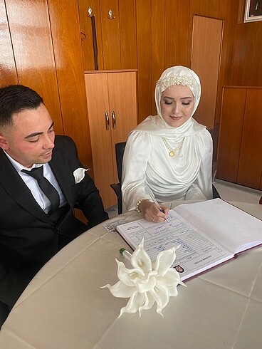 Nikah Elbisesisi
